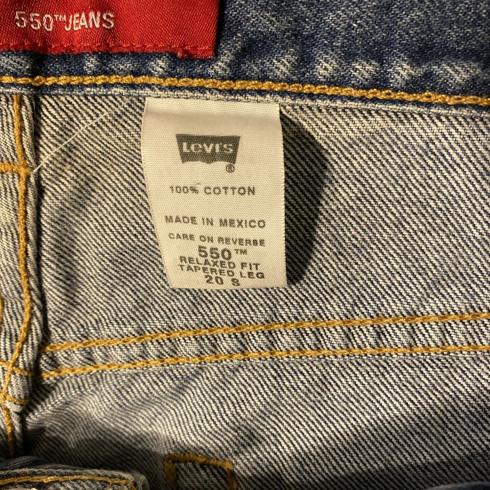 Vintage USA Levi's 550 Women's Relaxed Fit Tapered Leg Jeans Size Plus 20S - Image 4 of 4