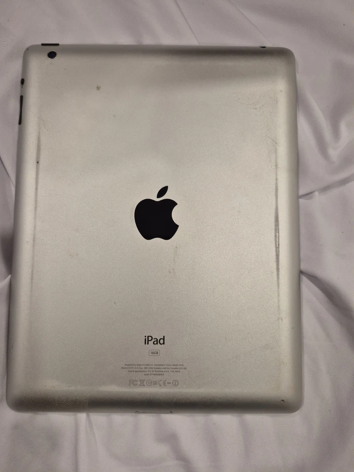 Apple iPad Mini 4th. Gen. A1538  16GB, Wi-Fi, 7.9 in -Silver *Untested  - Image 2 of 2