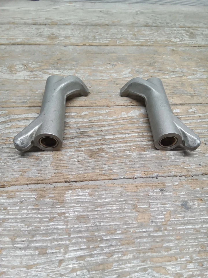 Brazos basculantes de válvula de escape trasera admisión delantera motor Harley Davidson Foto 2 de 4