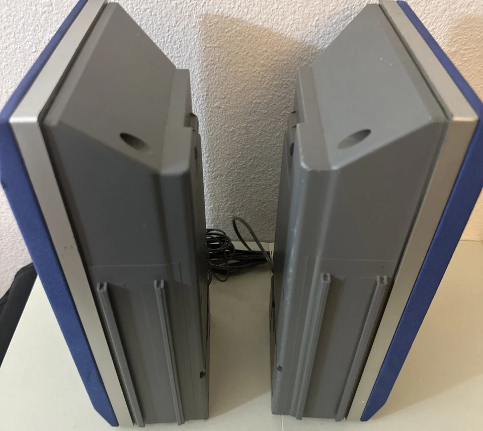 FISHER SLIM-1500 AM/FM STERO CD PLAYER - DETACHABLE SPEAKERS - Tested - Image 4 of 4