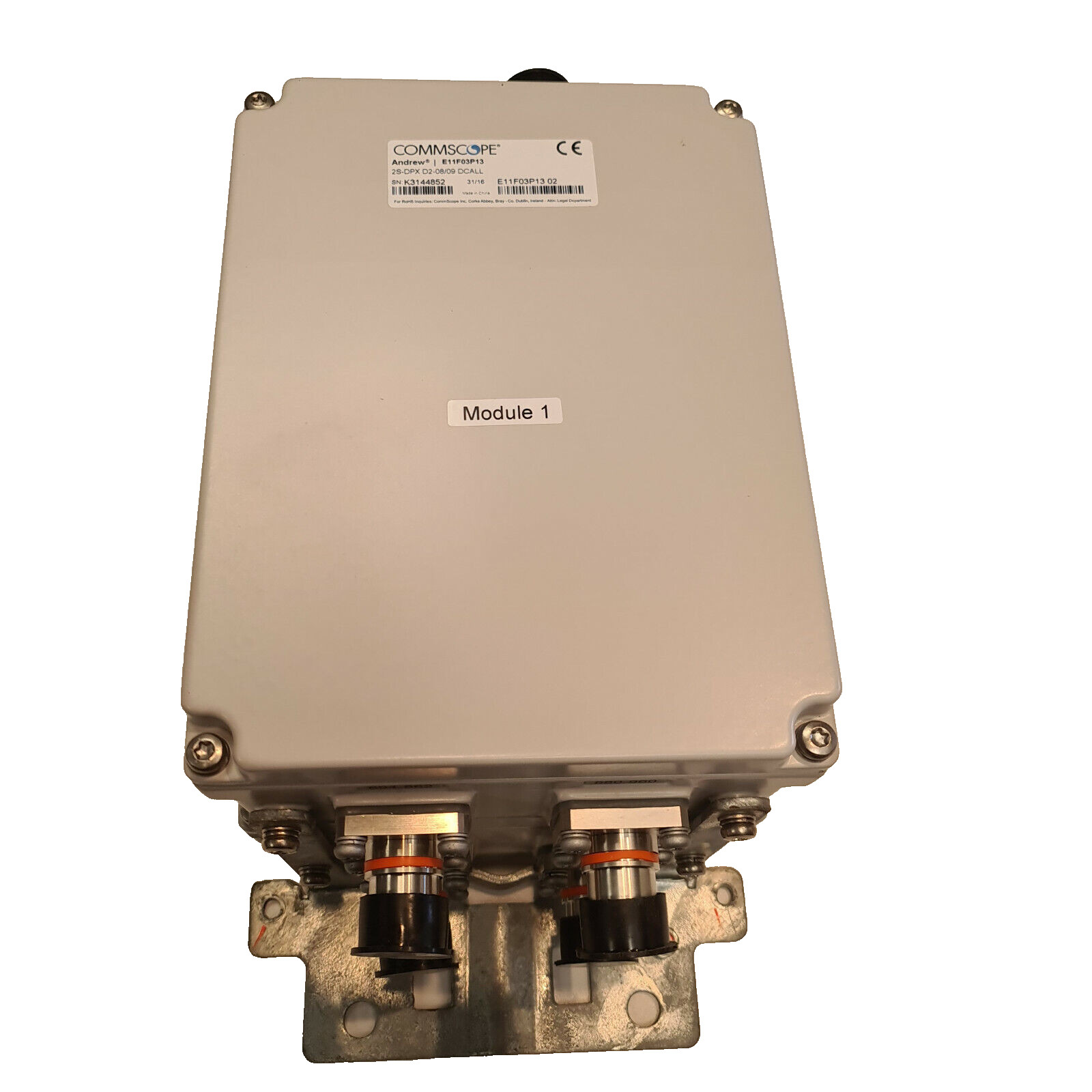 Diplexer E11F03P13 Commscope pour éliminer les interférences