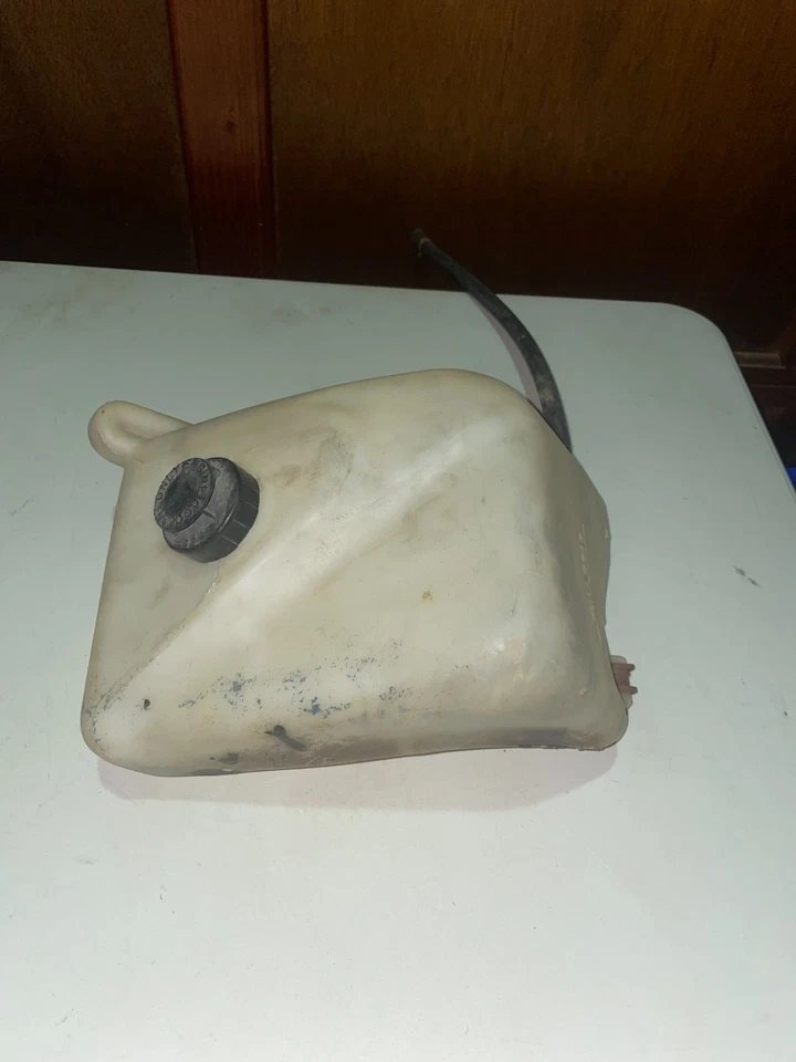 1978 - 1980 Chevy Monte Carlo Coolant Expansion Overflow Tank Reservoir 14013343 - Image 3 of 4