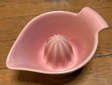 Ceramic Manual Citrus Juicer Reamer Bowl "Squeeze" Pink 16 oz Vintage/Retro