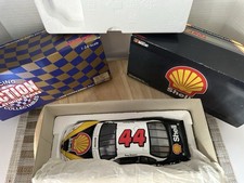Tony Stewart 44 Shell 1998 Pontiac Grand Prix 1:24 Action Platinum Series