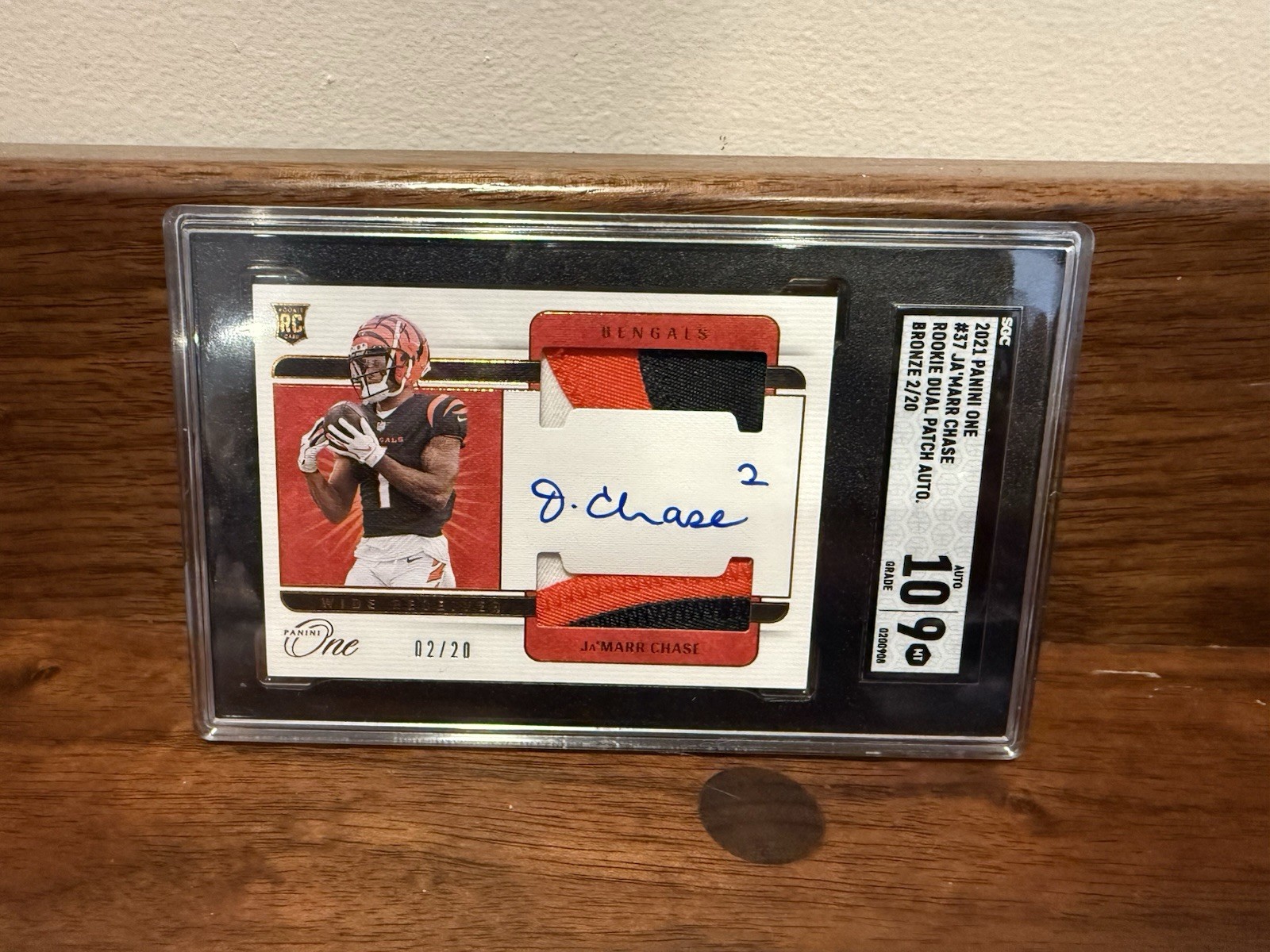 2021 Panini One - Rookie Dual Patch Autograph Ja'Marr Chase #37 Red /15 (AU, ME)