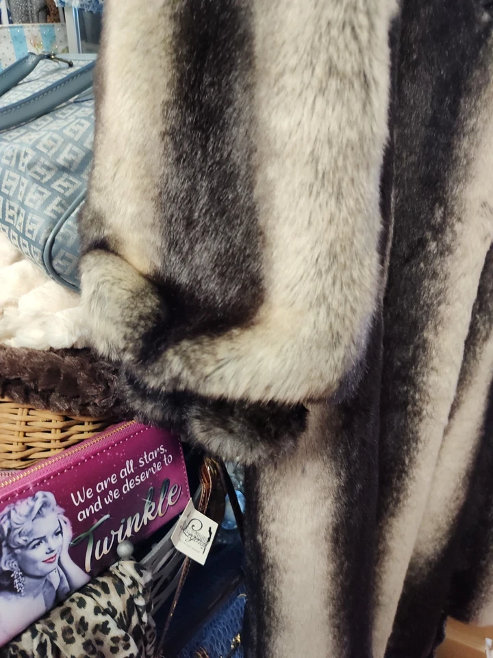 Casaco longo feminino de pele sintética Pamela McCoy Collections lindo! Macio! Tamanho GRANDE - Imagem 2 de 4