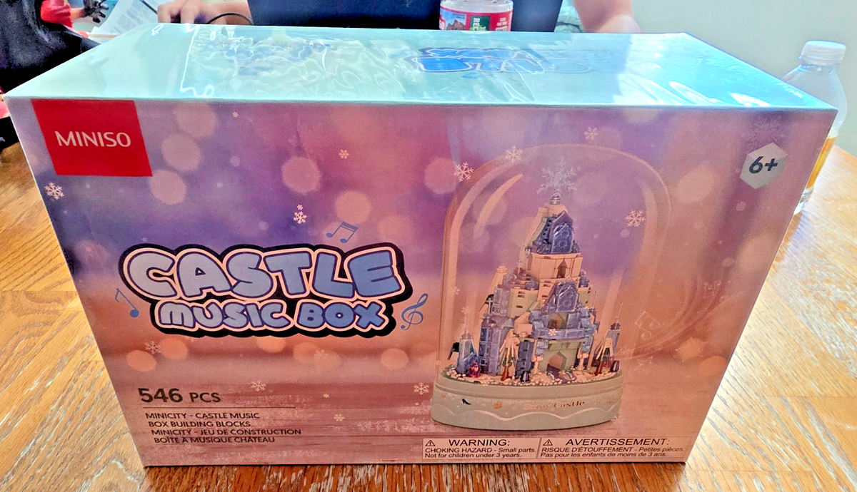 miniso他セット NEW SEALED MINISO Magical Ice Palace Music Box - 546 Pieces with