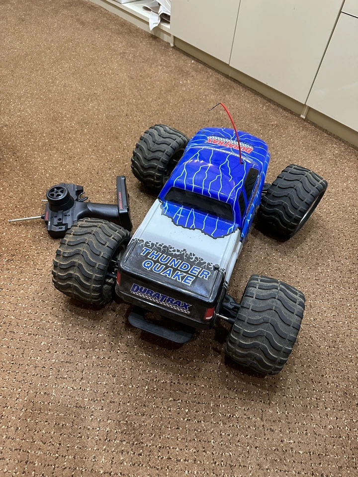 duratrax thunderquake rc truck 1:8 scale - Image 3 of 4