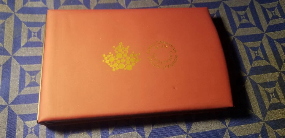 2015 Canada Specimen Rare Baby Raccoons $2 Coin In The Set. - Image 4 of 4