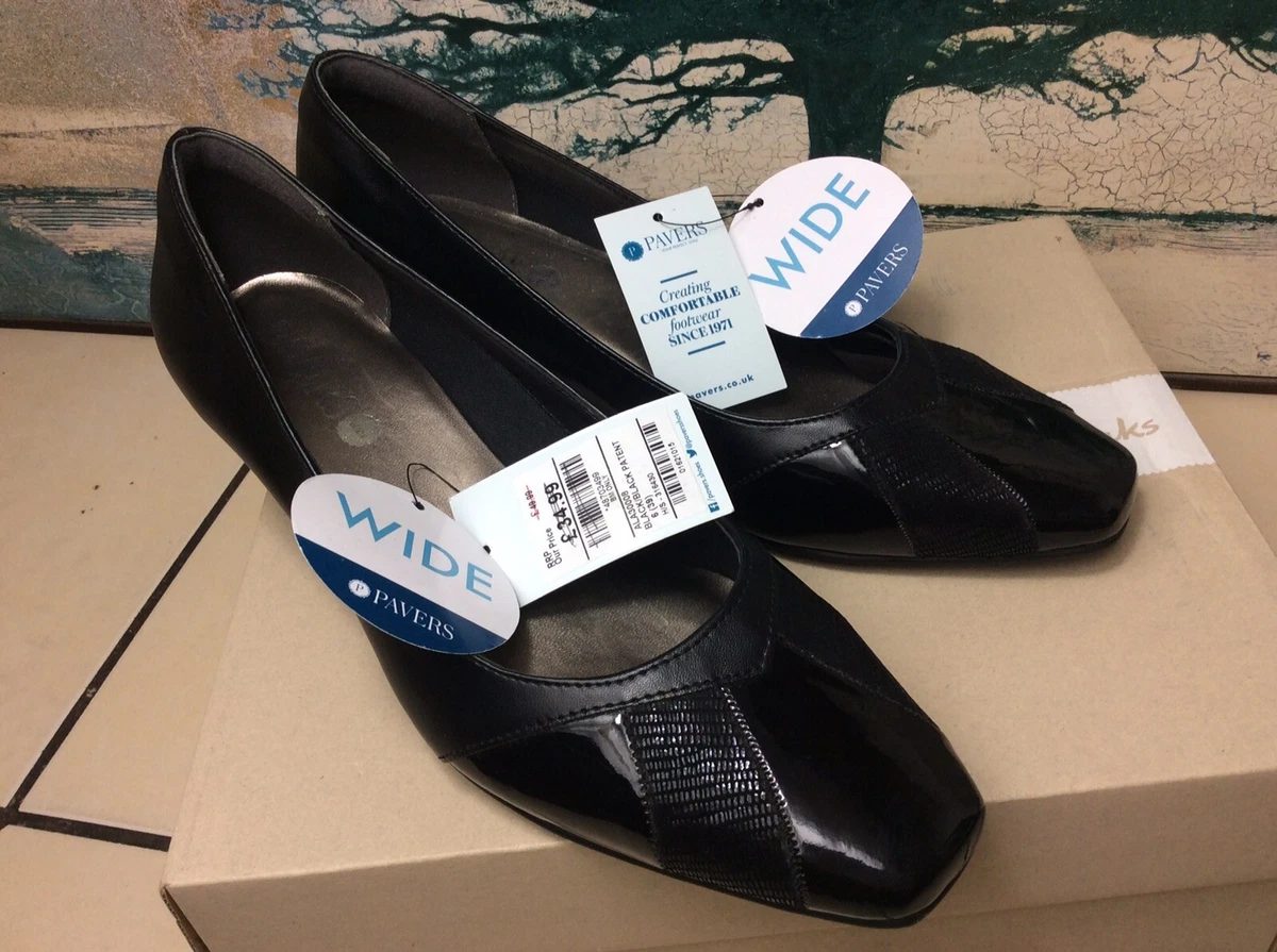 Pavers wide sales fit shoes