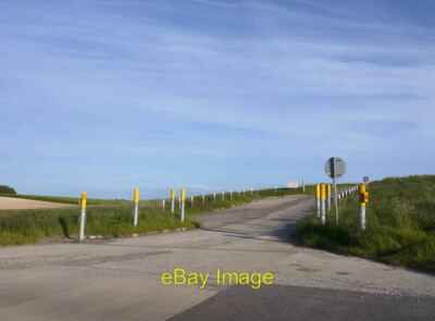 Foto 6x4 Panzerüberquerung, auf der Straße von Everleigh nach Collingbourne Duci c2015