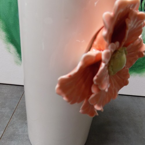 VASE W/ 3D CORAL COLOR FLOWER 9.25 In ONE SIDED POPPY FLOWER - Picture 4 of 10