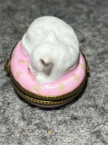 Limoges France Porcelain Hand Painted White Cat Trinket Box - Picture 3 of 9