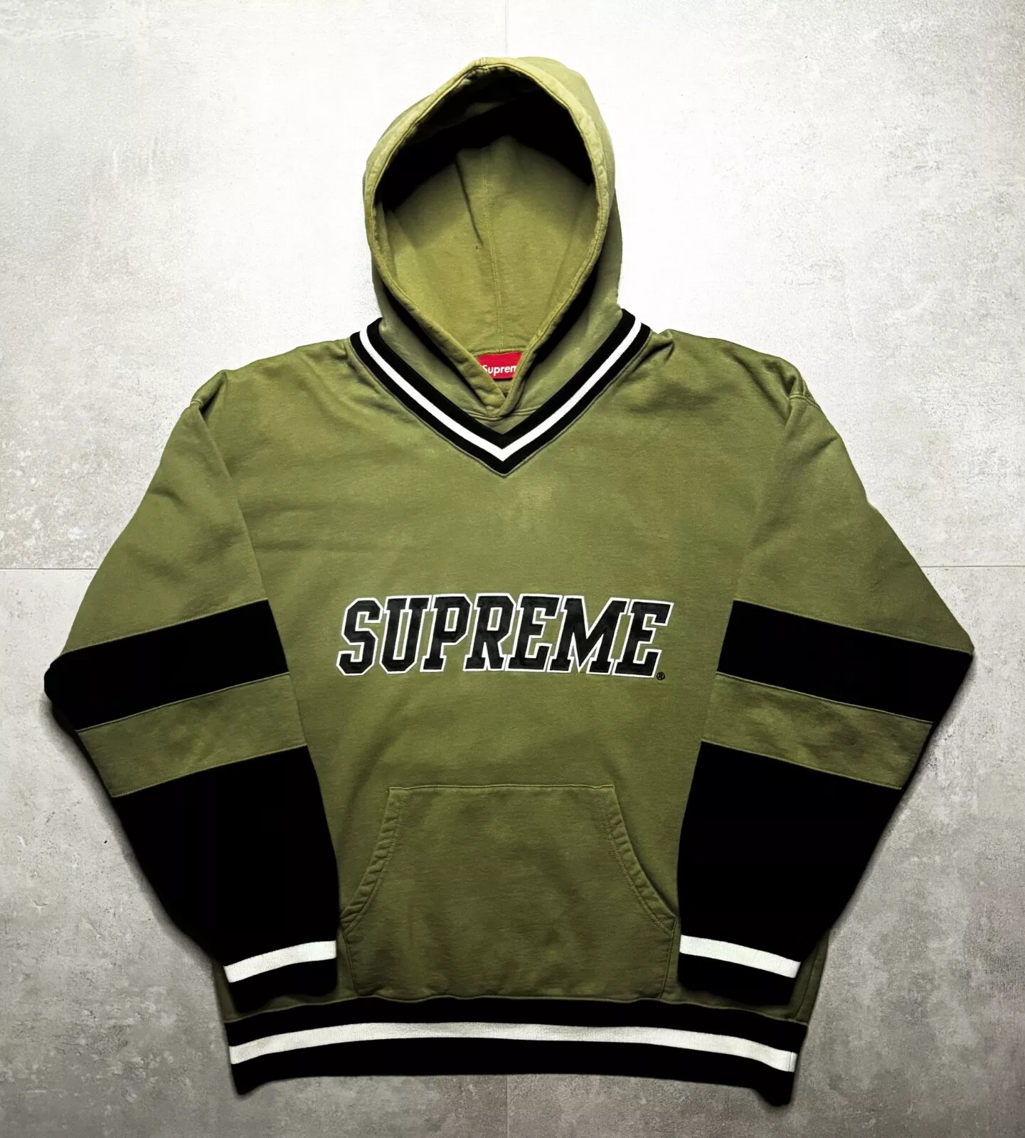 Sweat à capuche Supreme Olive College