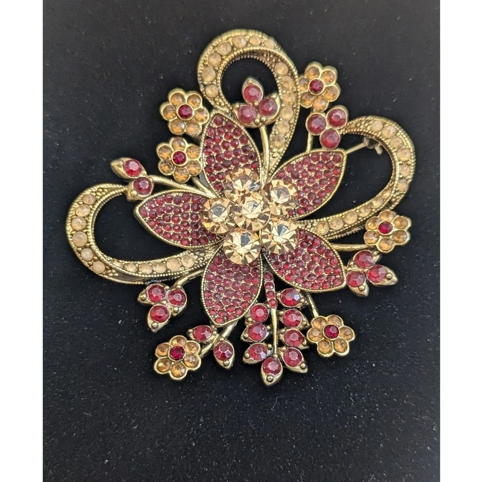 Avon 35th year Anniversary signed Brooch pin Gold Tone ruby red rhinestones 2006 - Image 2 of 4