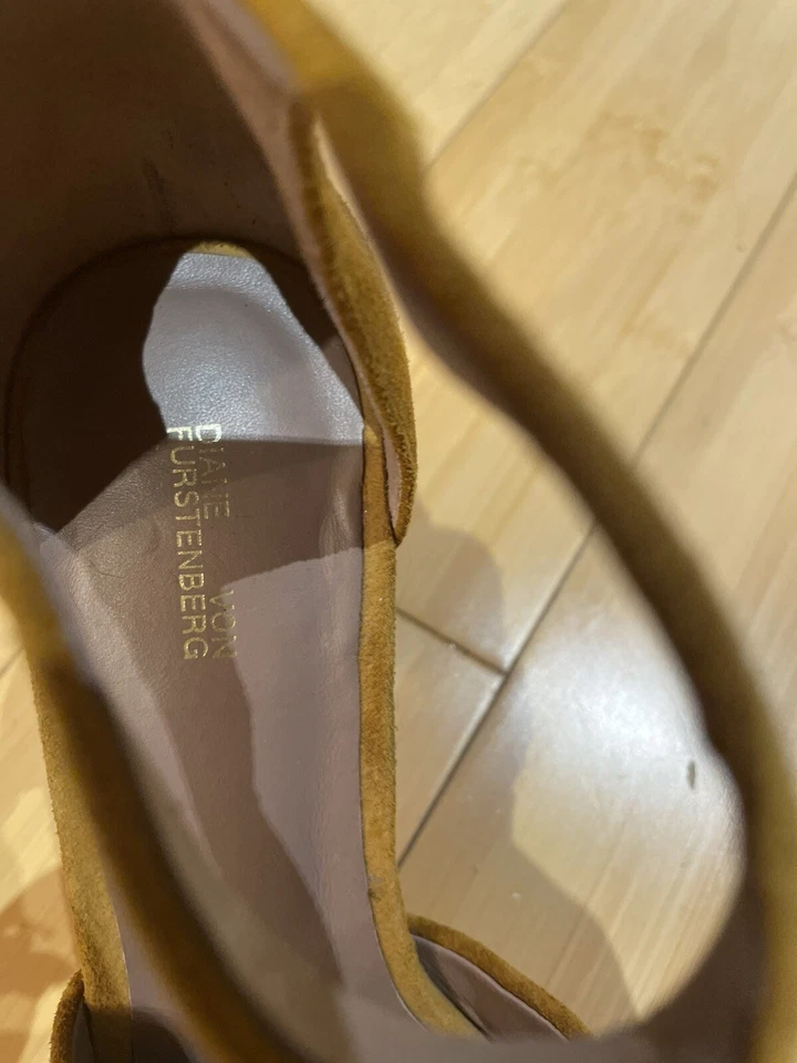 NUEVAS SANDALIAS DIANE VON FURSTENBURG MUJER GAMUZA DORADA TALLA 6M Foto 3 de 4