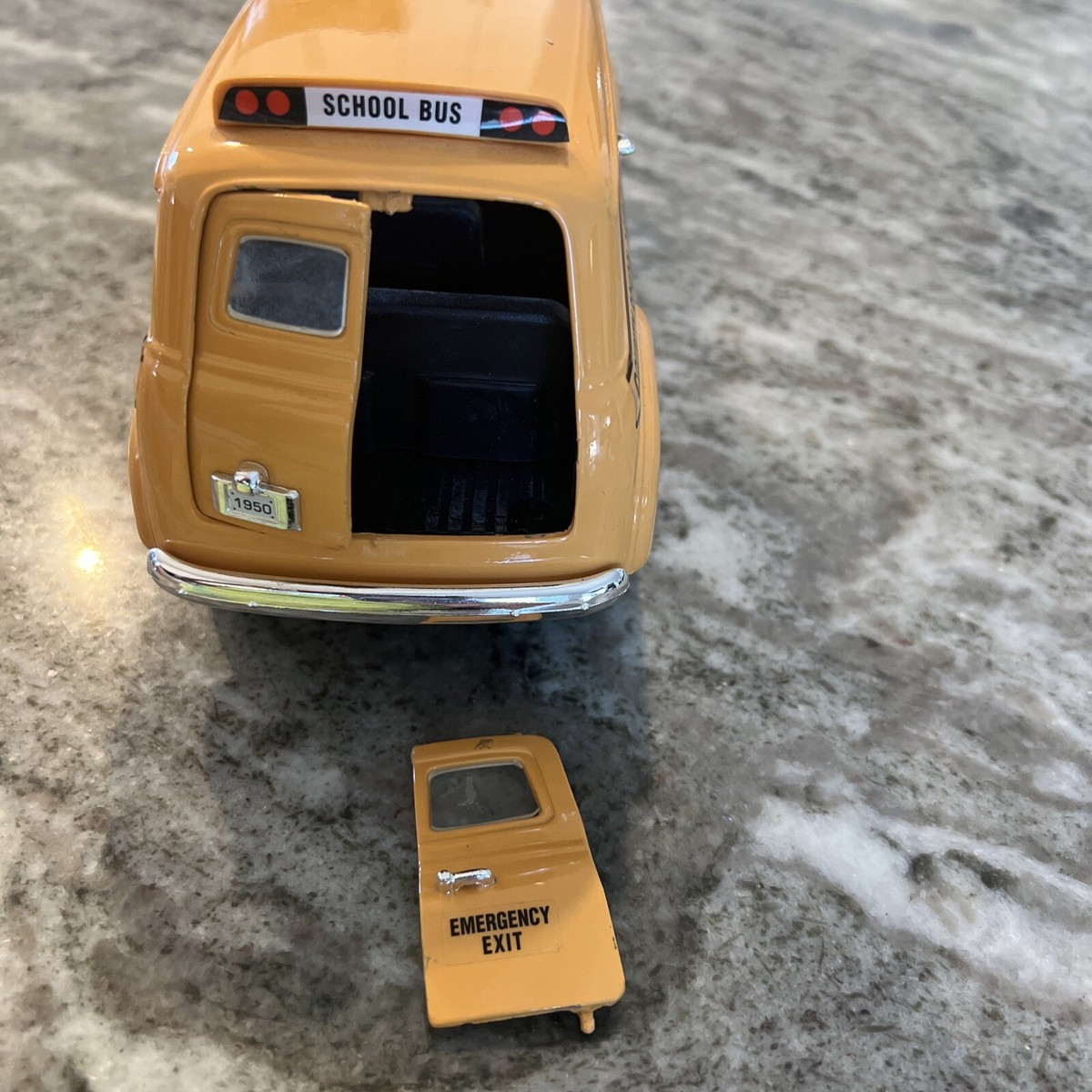 ミニカー GMC CARRYALL SUBURBAN(1950) 1/18 MIRA 1:18 Mira GMC Carryall Suburban '50 – Cameron's Model Cars