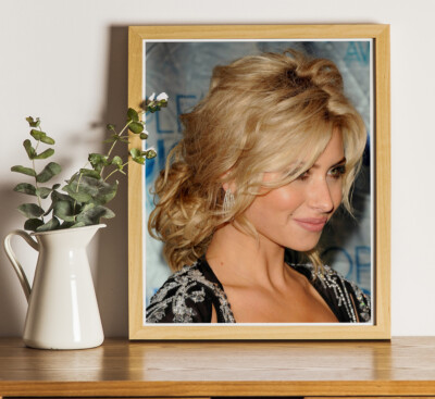 Alyson Michalka : 10''x8'' Professional Photo