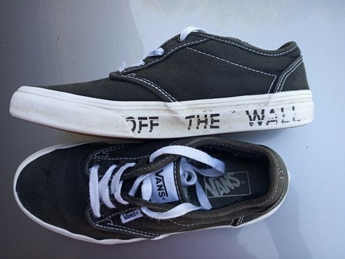 black fake vans