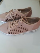  STRADIVARIUS WOMENS  blush color preowned/li...