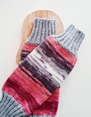 Stulpen Beinstulpen Handgestrickt NEU Handmade Farbverlauf Bunt Gestrickt