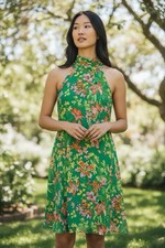 NEW Vince Camuto Vibrant Green Floral Sleeveless Halter Midi Lined Dress Size 2