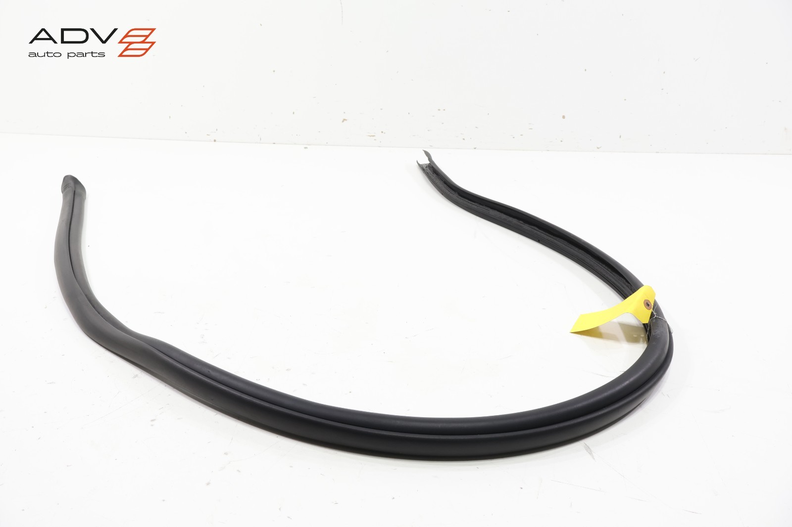 2014 - 2020 BMW i8 I12 COUPE LEFT DRIVER SIDE DOOR BODY WEATHERSTRIP SEAL OEM