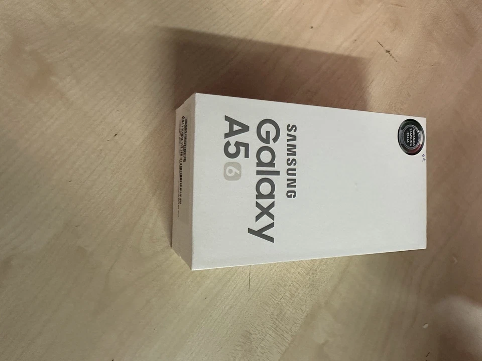 Samsung Galaxy A5 (2016) - 16GB - Oro - Immagine 2 di 3