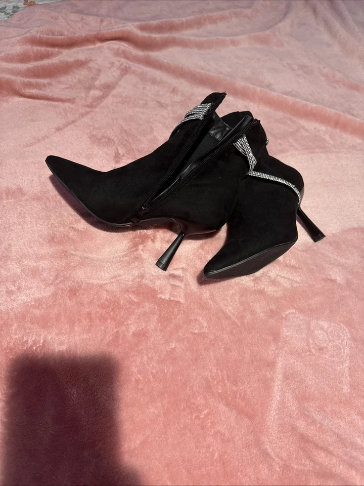 Lindas Botas de Cuero Talla 36 Usadas En Muy Buen Estado - Imagem 2 de 4