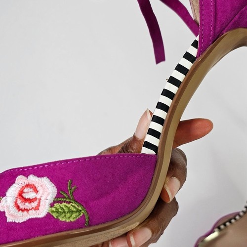 New Betsey Johnson Abbie Pink Floral Embroidered Pointed Toe Heels - Picture 12 of 12