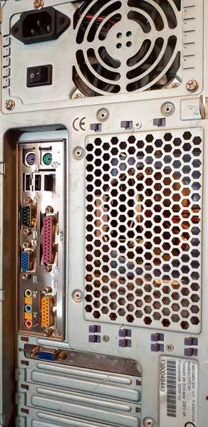 Torre ordenador Intel Celeron SIN HDD con Teclado Lenovo - Imagen 2 de 4