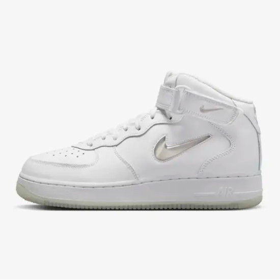Кроссовки Nike Air Force 1 07, Цвет месяца (DZ2672-101), доставлены в кратчайшие сроки