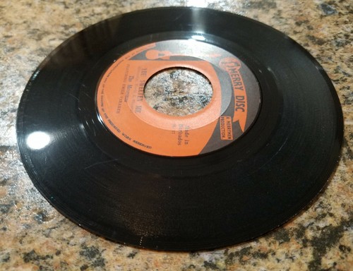 RARE CALYPSO THE MERRYMEN YOU SWEETEN ME/IT'S ALL OVER, MERRY DISC RECORDS,45RPM - Picture 3 of 7