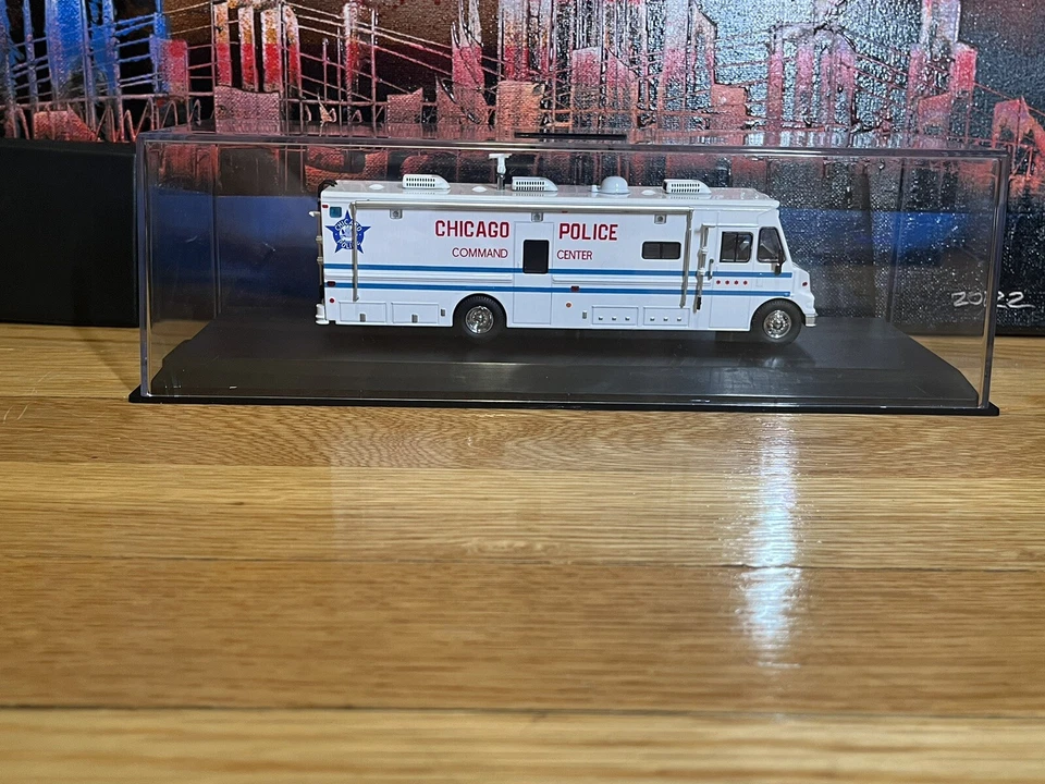 Code 3 Collectibles Chicago Police Command TRUCK E - Image 2 of 4