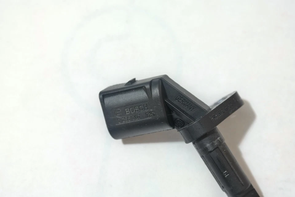 OE 正品博世车轮速度 ABS 传感器右侧奥迪 A4 S4 A5 A6 A8 Q5 RS5 — 第 2/2 张图片
