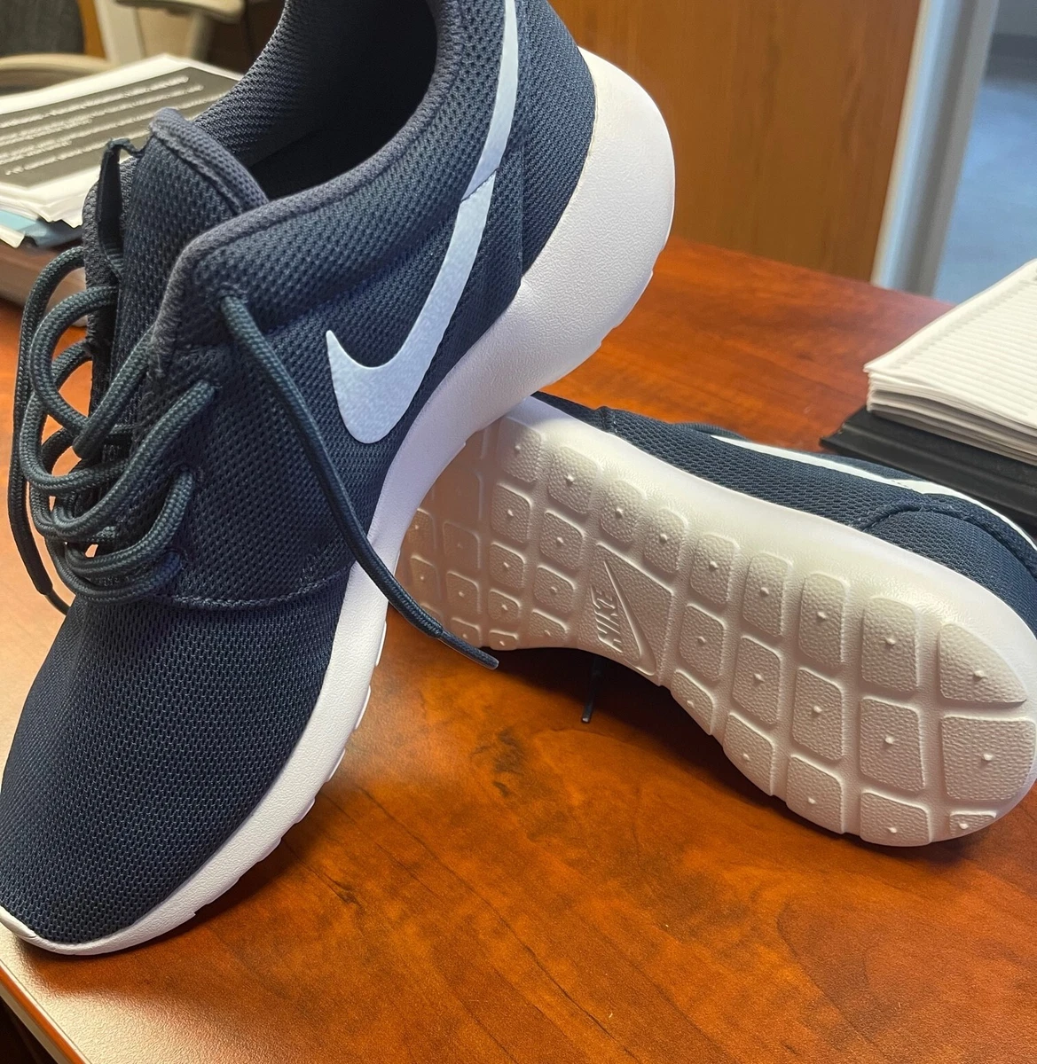 Nike women's hot sale roshe one shoes