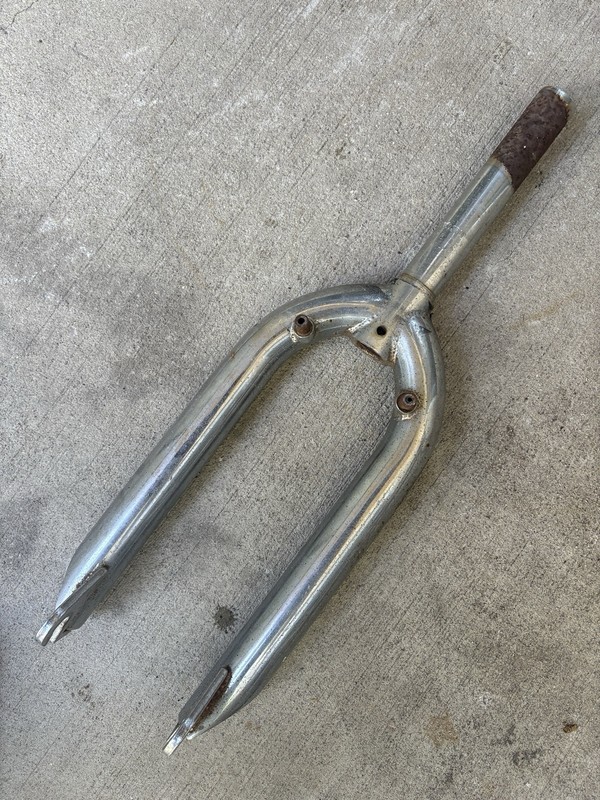 GT BMX Fork 20in 1 1/8 Threadless  Dropouts 990 Bosses  Chrome CRMO