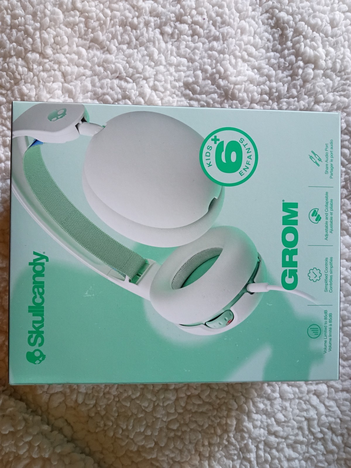 Skullcandy Grom Headphones for kids. Brand New In Box Never 