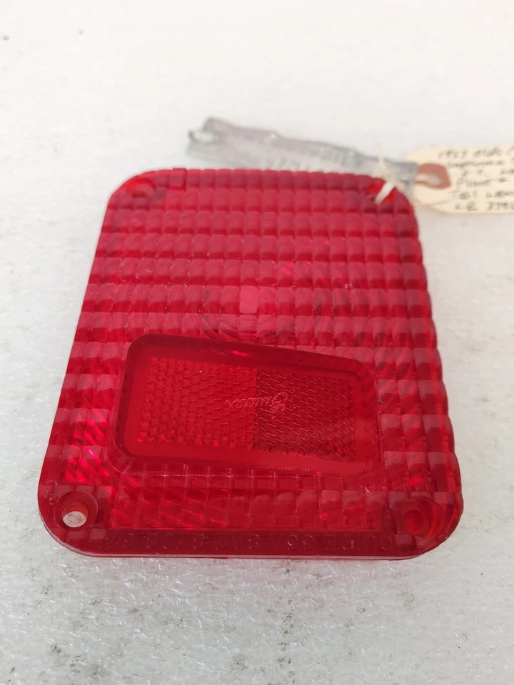 Oldsmobile Cutlass Supreme 442 LH 1967 lente de luz trasera inferior 67 etiqueta Olds 5958257 Foto 3 de 4