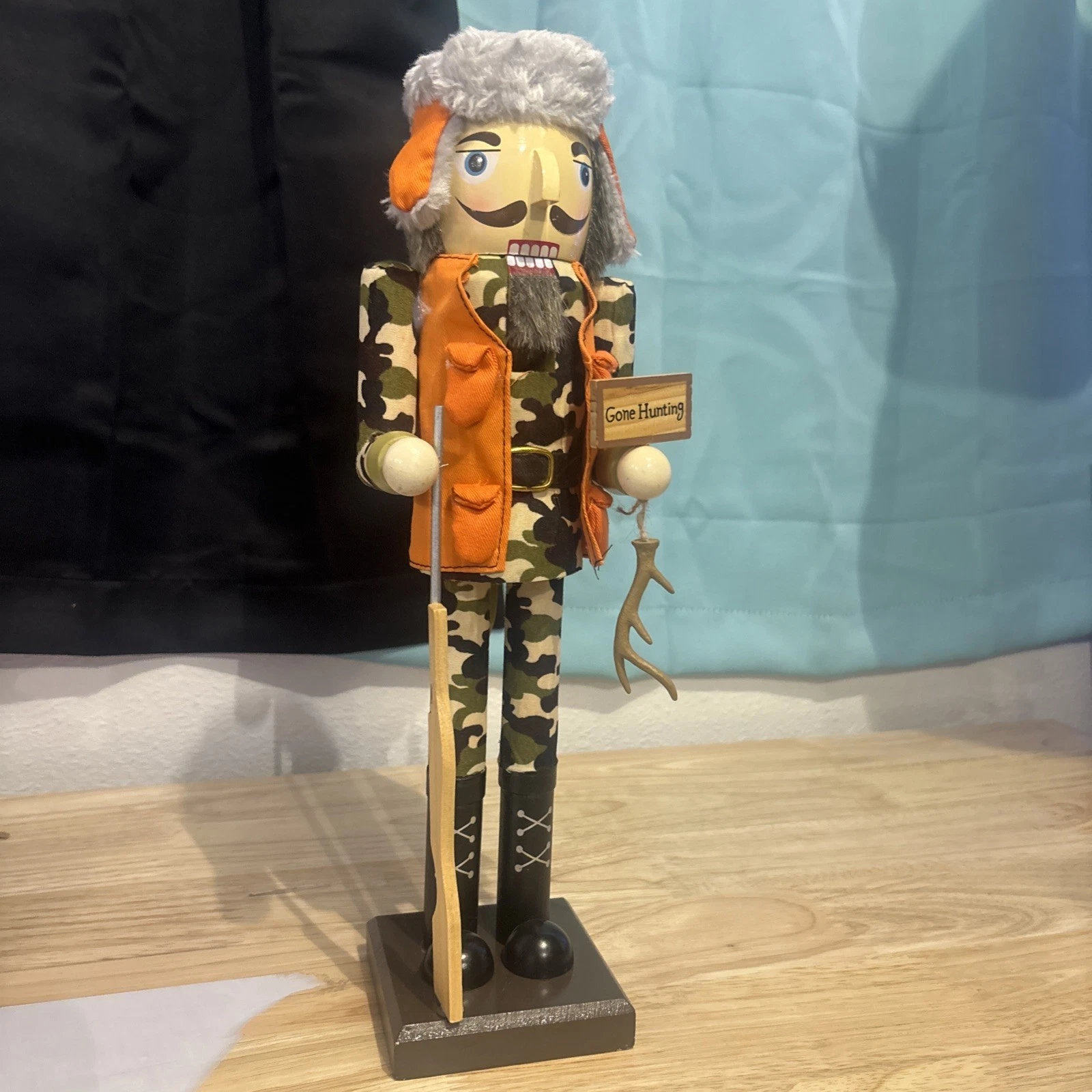 Gone Hunting Nutcracker St. Nicholas Square 14" GUC Free Shipping
Opens in a new window or tab