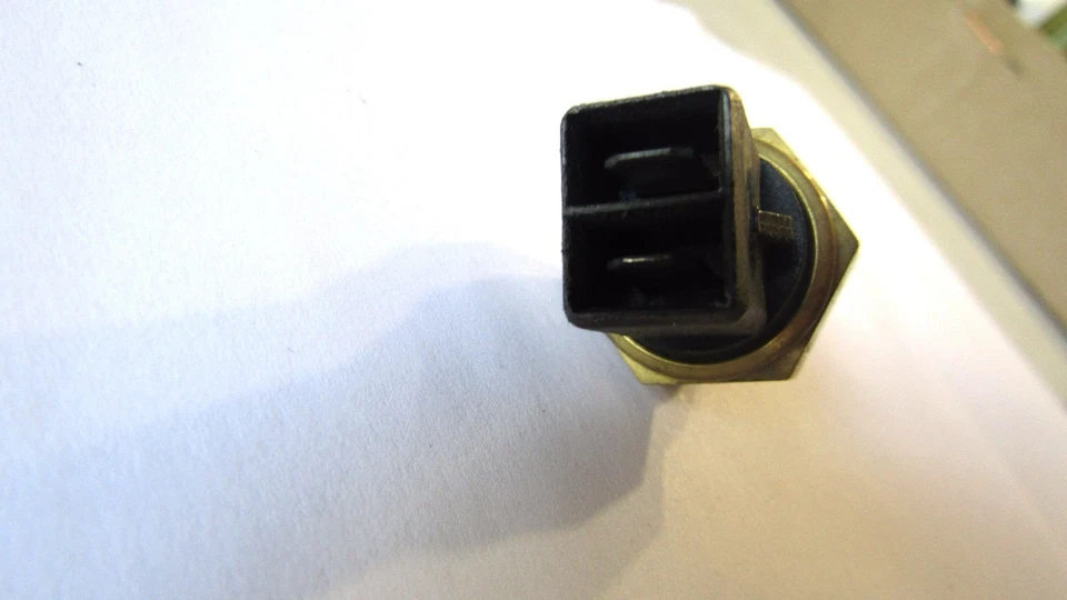 Interruptor de temperatura del ventilador del refrigerante del motor estándar TS-118 83 84 HONDA PRELUDE ACCORD Foto 3 de 4