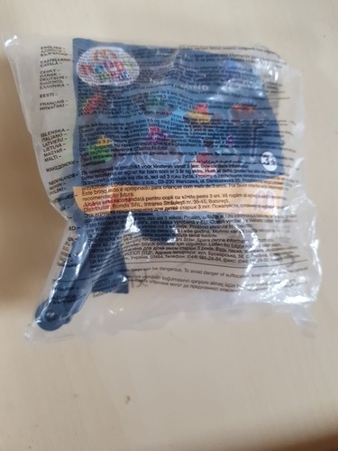 McDonald's Happy Meal Toy - Megamind - 2010 - Snapper/Grabber - Sealed (671) - Picture 3 of 4