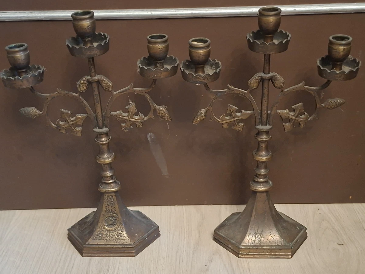 Lot De 2 Bougeoirs En Laiton Croix + 20 Bougies D'église Coniques - NEUF