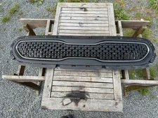 GENUINE KIA NIRO 2017 - 2020 FRONT BUMPER RADIATOR GRILL P/N 86350-G5000