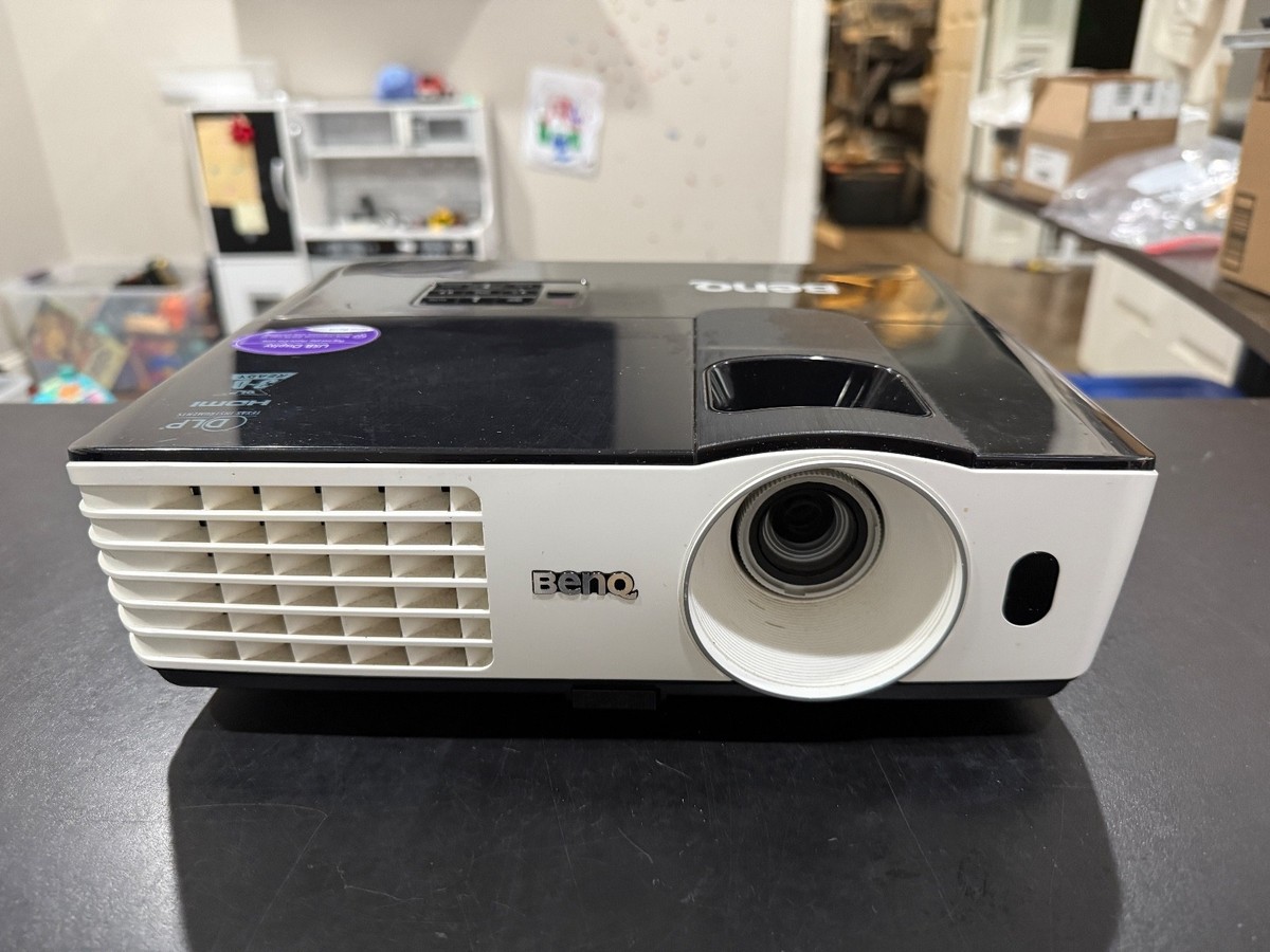 BenQ EP4227 MX660P DLP Projector 3000 Lumens - Only 849 Lamp Hours