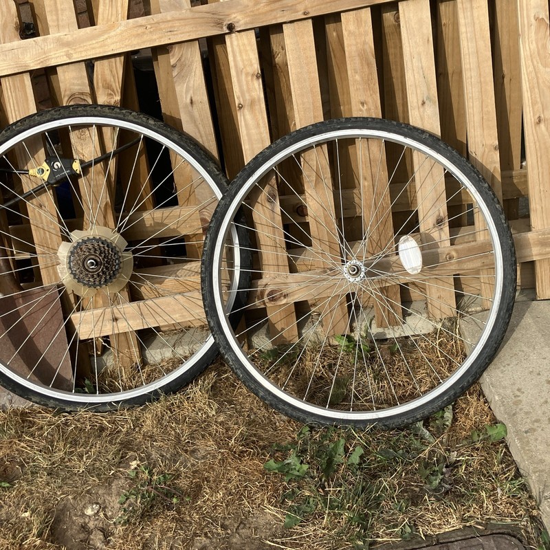 26in MTB Aluminium Wheelset Silver/Black Knobby Tyres Rear Cassette Hubs