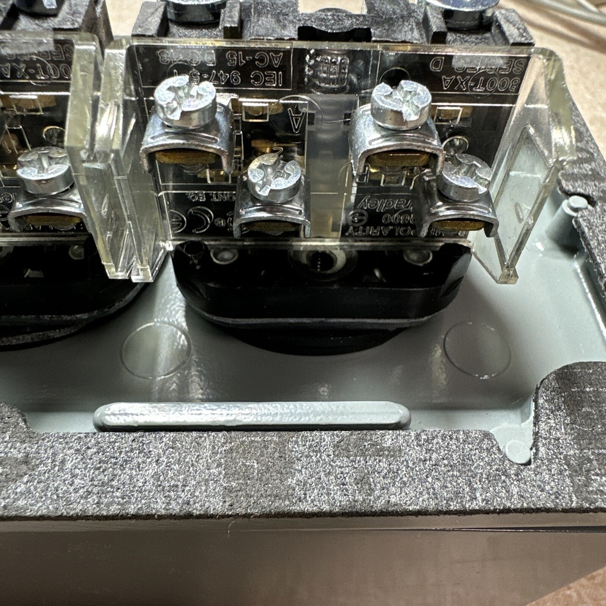 ALLEN-BRADLEY Push Button Station 800T-3TD Type 4/13 31756 ALLEN-BRADLEY Push Button Station 800T-3TD Type 4/13 31756