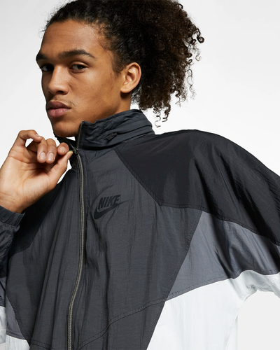 Nike MEN'S Re-Issue Hooded Woven Jacket 
