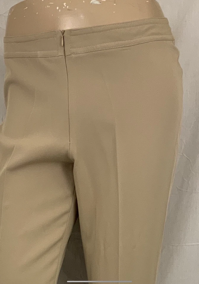 Calça Paradyz Couture tamanho 12 bege poli bootcut floral punhos de seda Brasil YGI T2-103 - Imagem 3 de 4