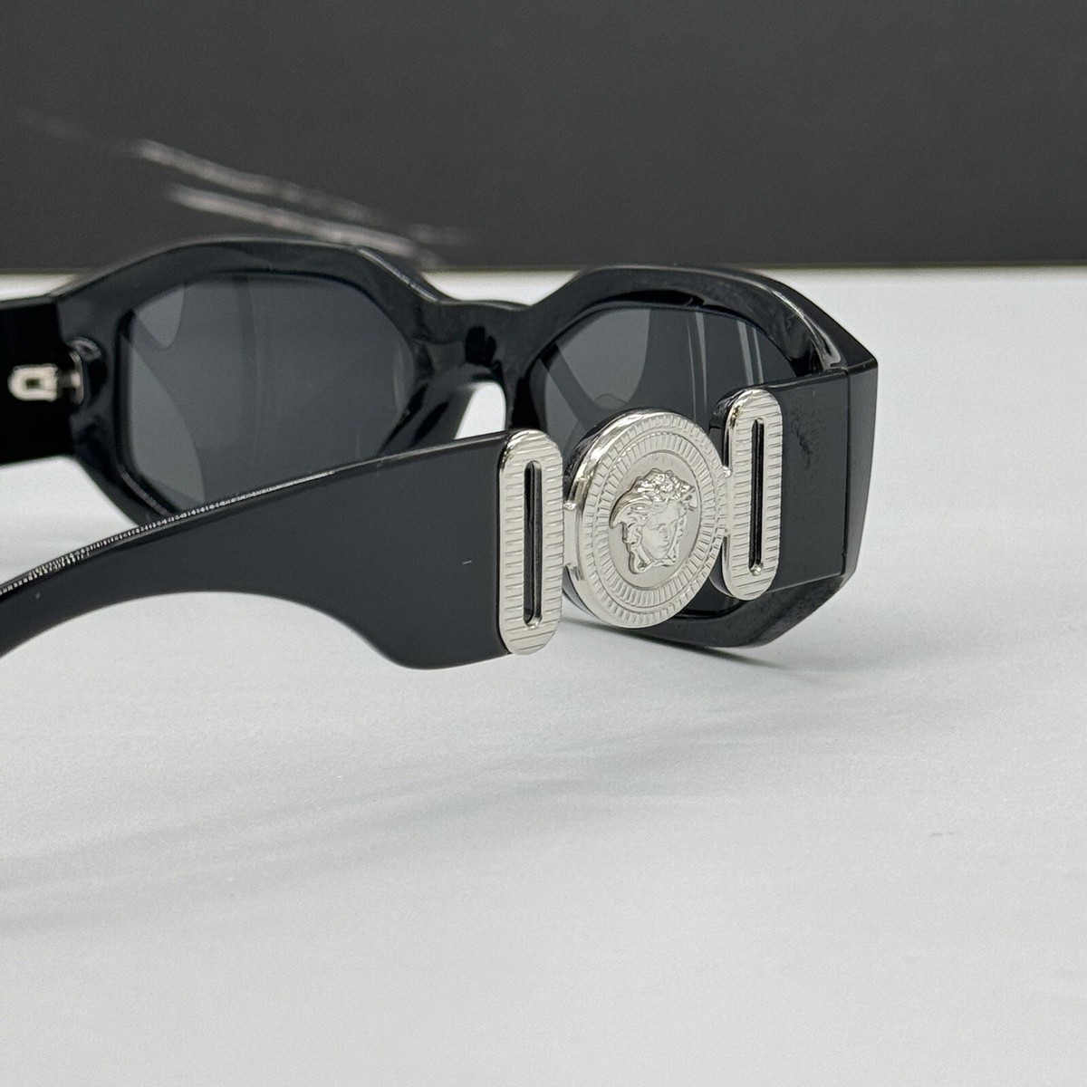 NEW MOD 4361 VERSACE MEDUSA SUNGLASSES VE4361 5422/87 BLACK  display picture 1